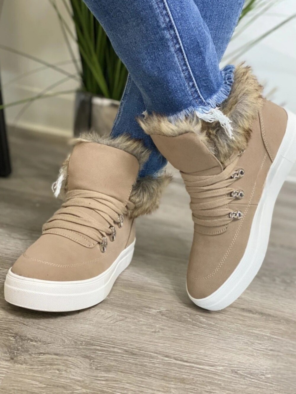 NWOT Soda Faux Fur Lace Up Tan Sneakers